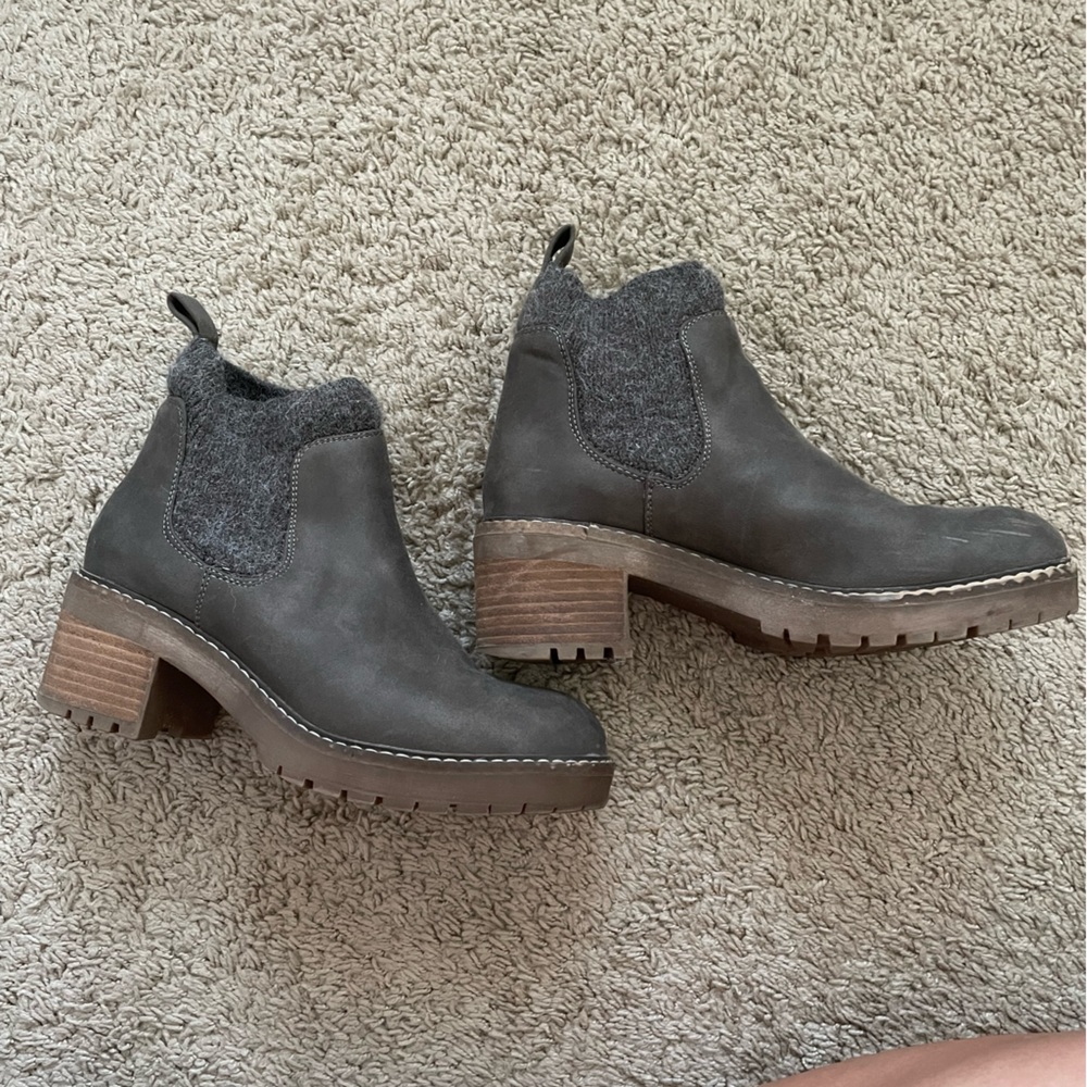 Crown Vintage Booties